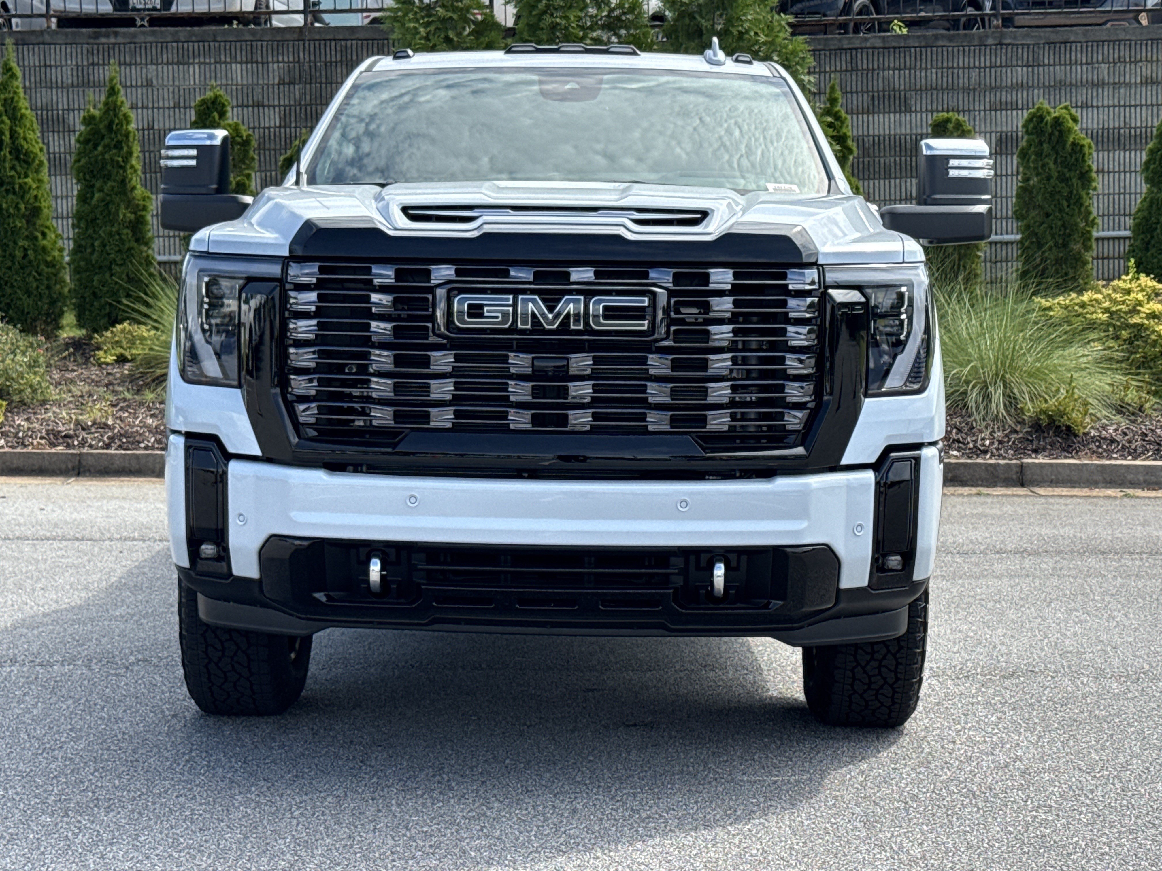 New 2026 GMC Sierra 3500 Denali Ultimate AWD/4WD image 3
