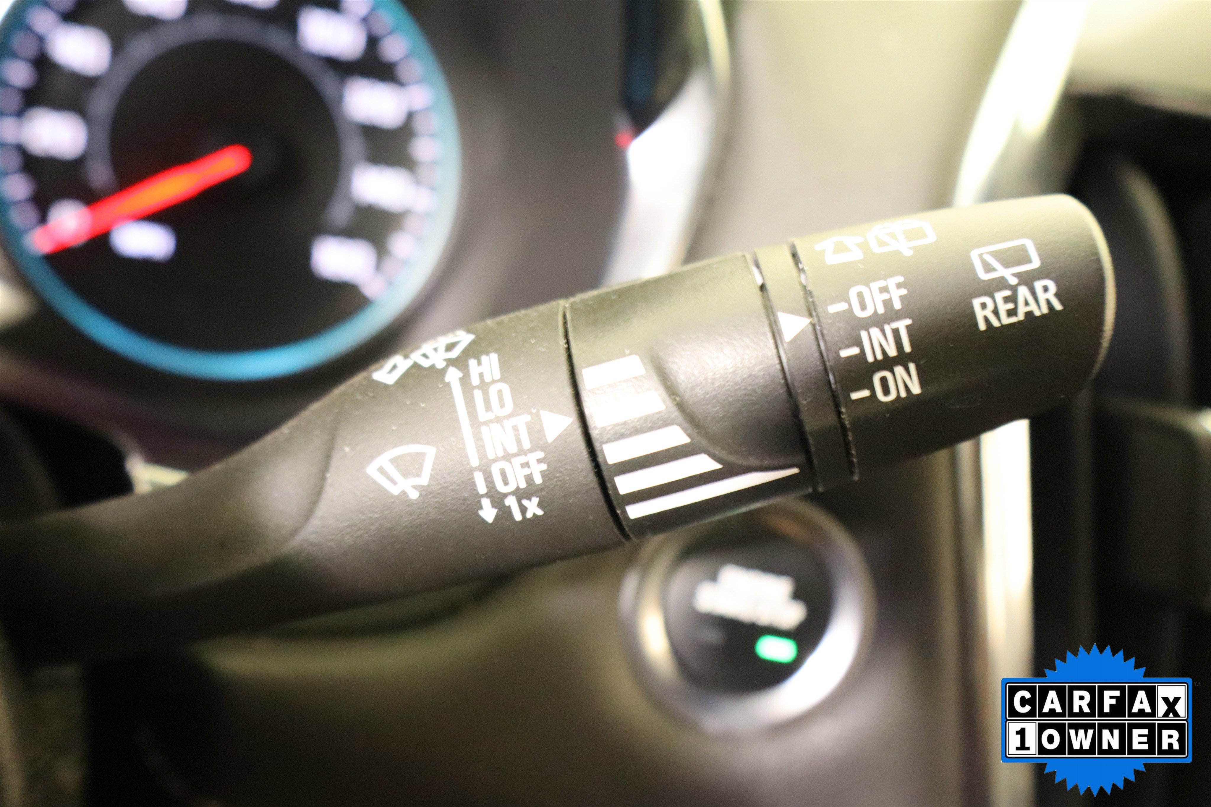 Used 2023 Chevrolet Traverse LT FWD image 31