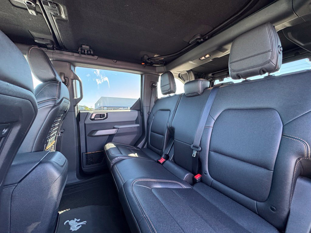Used 2023 Ford Bronco Badlands w/ Sasquatch Package AWD/4WD image 18
