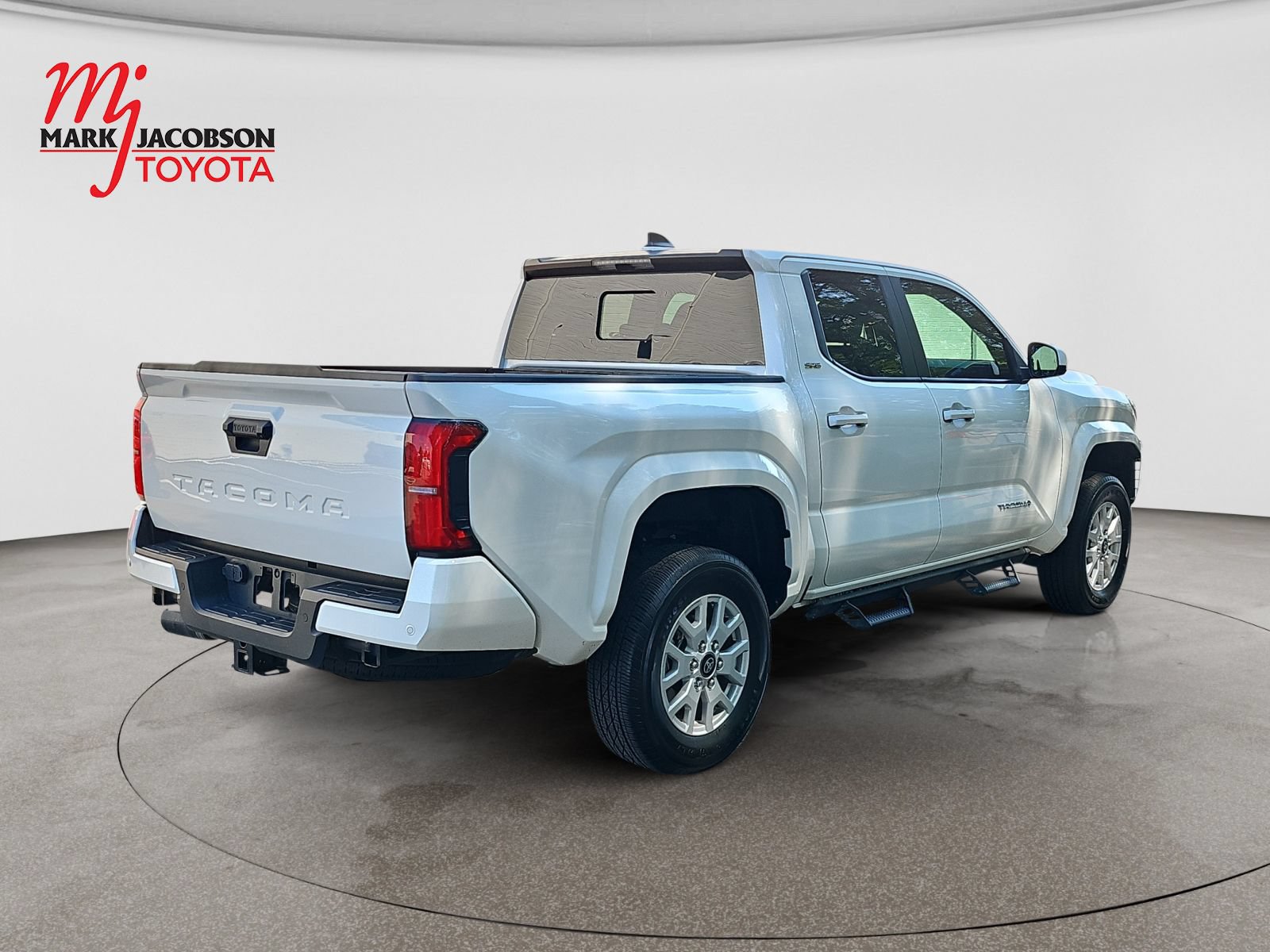 Used 2024 Toyota Tacoma SR5 w/ SR5 Upgrade Package RWD image 5