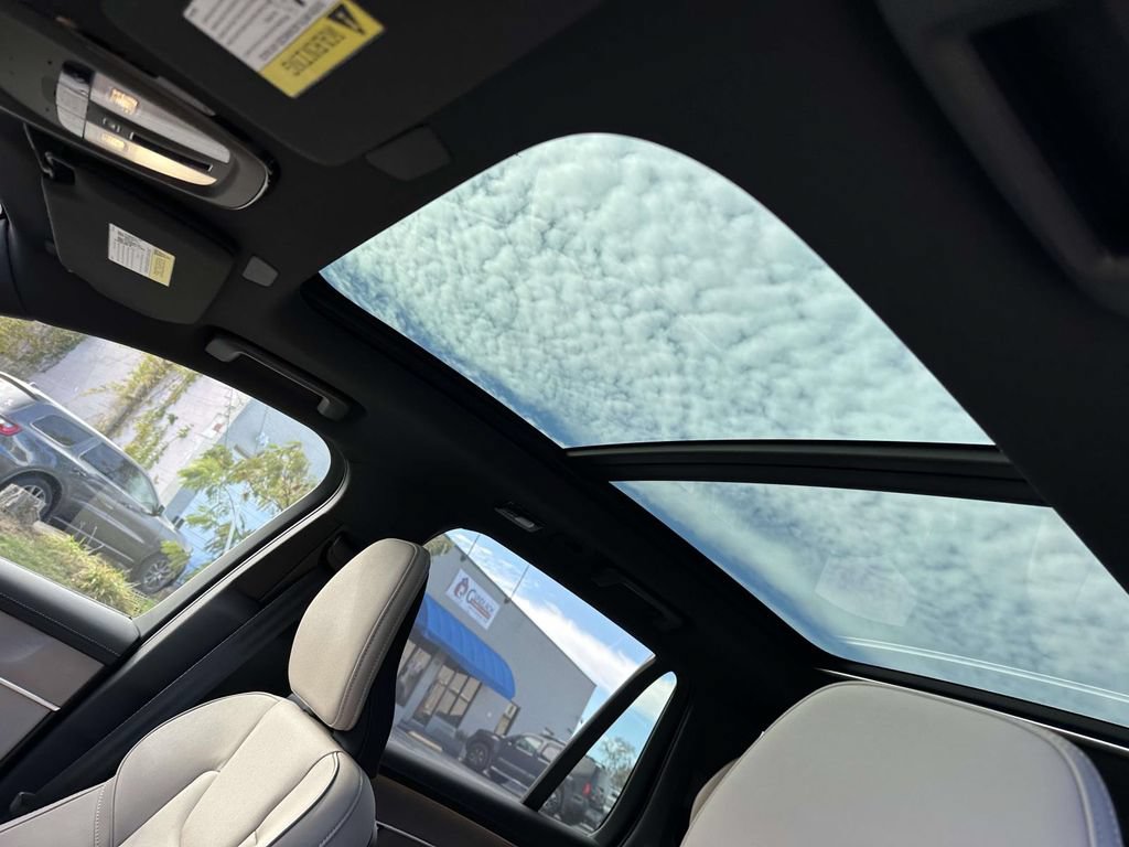 New 2026 Volvo XC90 T8 Plus w/ Protection Package Premier AWD/4WD image 18