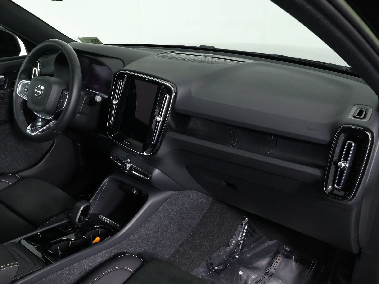 Certified 2023 Volvo XC40 Recharge Ultimate w/ Protection Package Premier AWD/4WD image 22