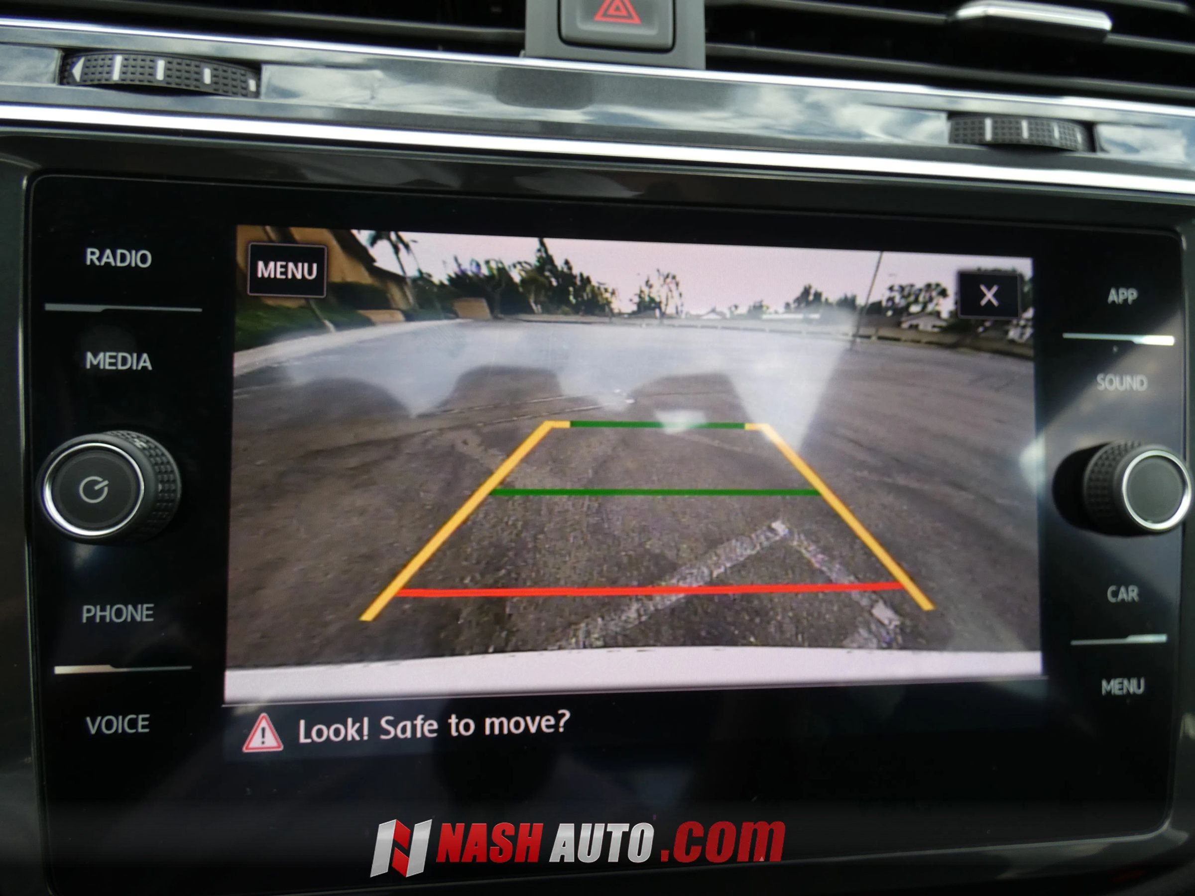 Used 2020 Volkswagen Tiguan SE w/ Panoramic Sunroof Package FWD image 75