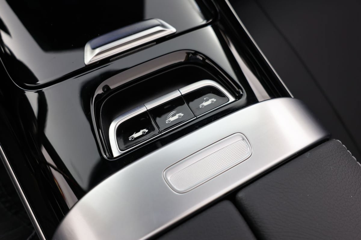 Used 2024 Mercedes-Benz CLE 300 4MATIC Cabriolet image 26