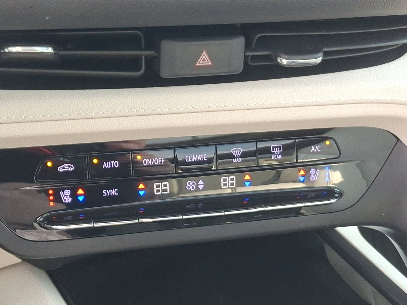 Used 2022 Buick Envision Avenir w/ Technology Package II AWD/4WD image 16