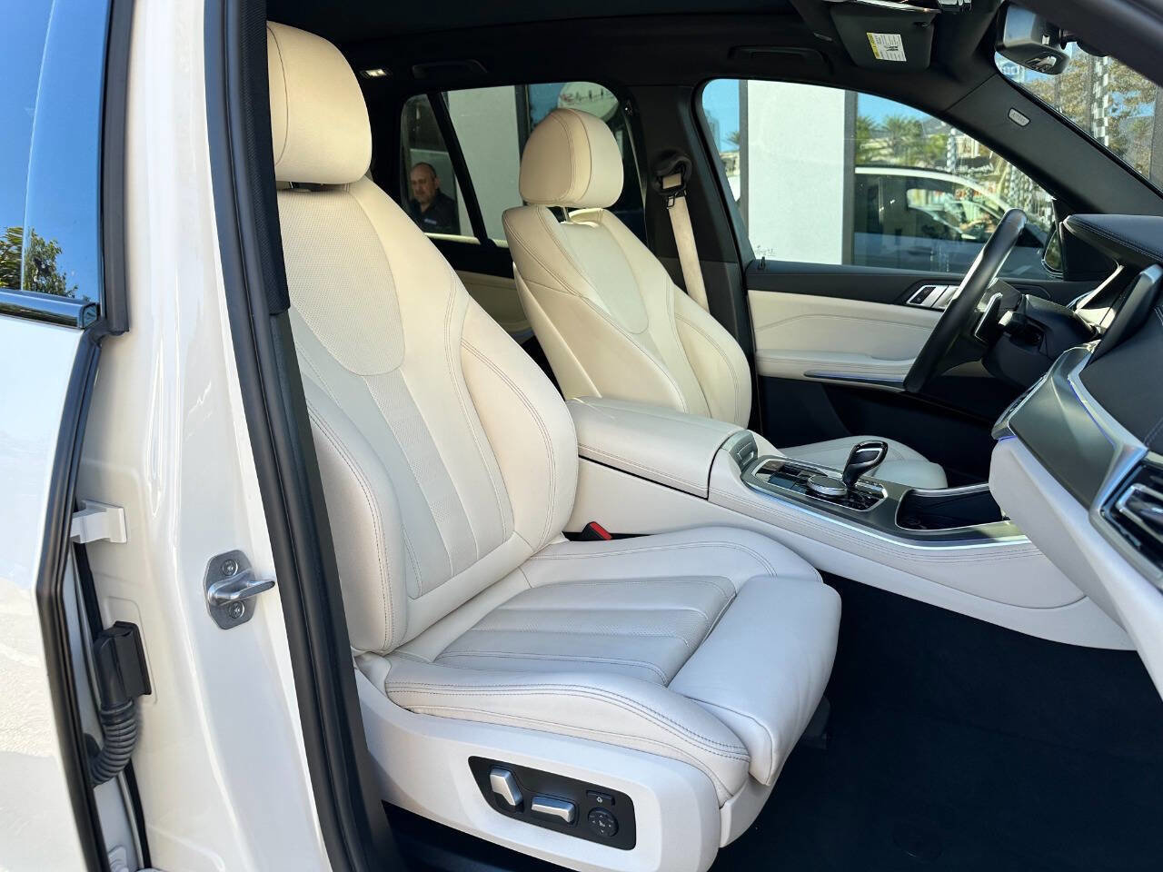 Used 2022 BMW X5 sDrive40i w/ M Sport Package image 28