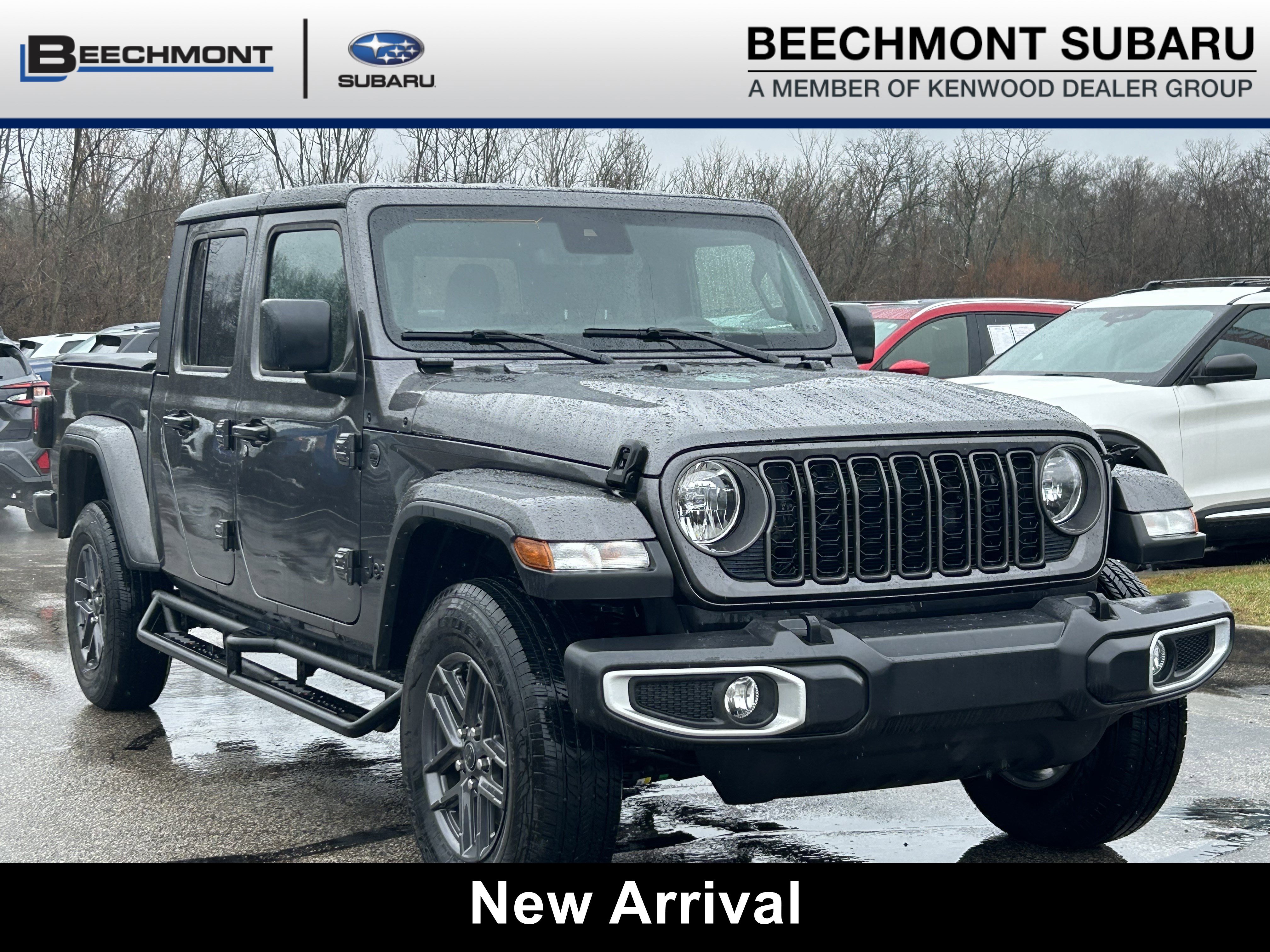 Used 2024 Jeep Gladiator Sport image 1