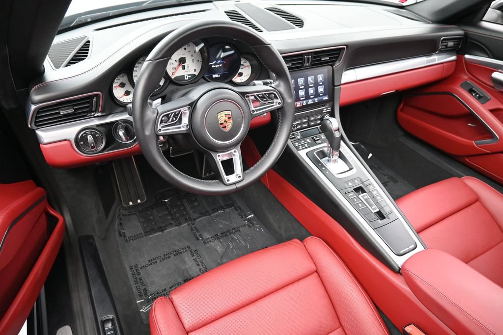 Certified 2019 Porsche 911 Targa 4 AWD/4WD image 4