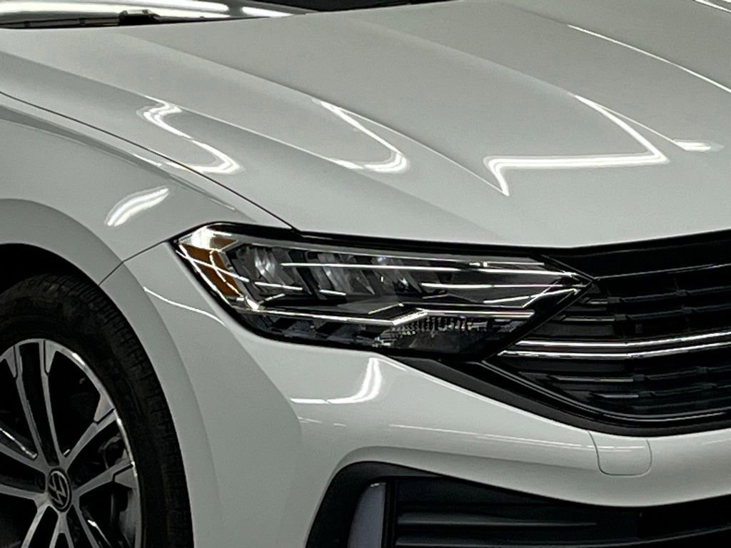 Used 2024 Volkswagen Jetta Sport image 36