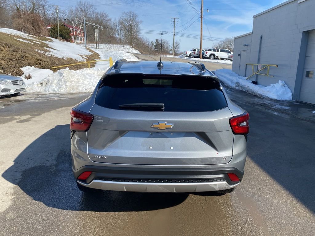 Certified 2025 Chevrolet Trax LT w/ LT Convenience Package image 4