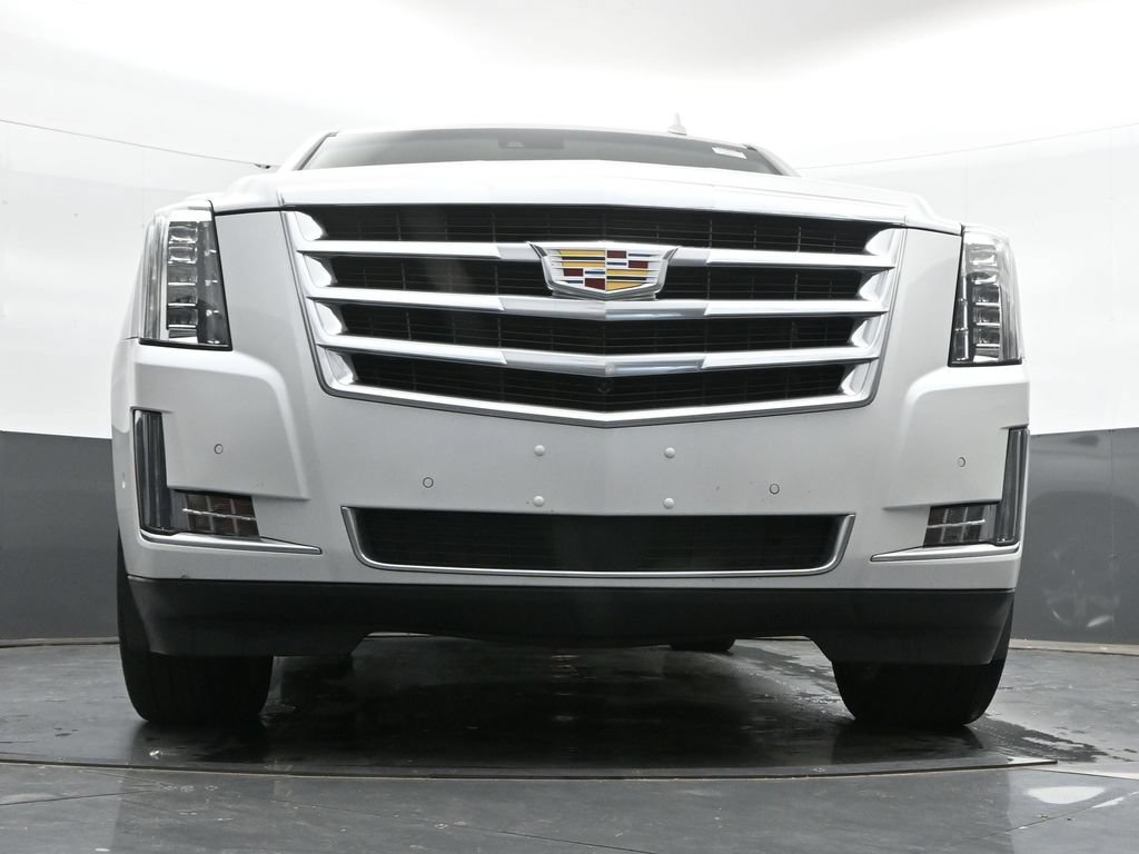 Used 2018 Cadillac Escalade ESV Premium Luxury AWD/4WD image 45