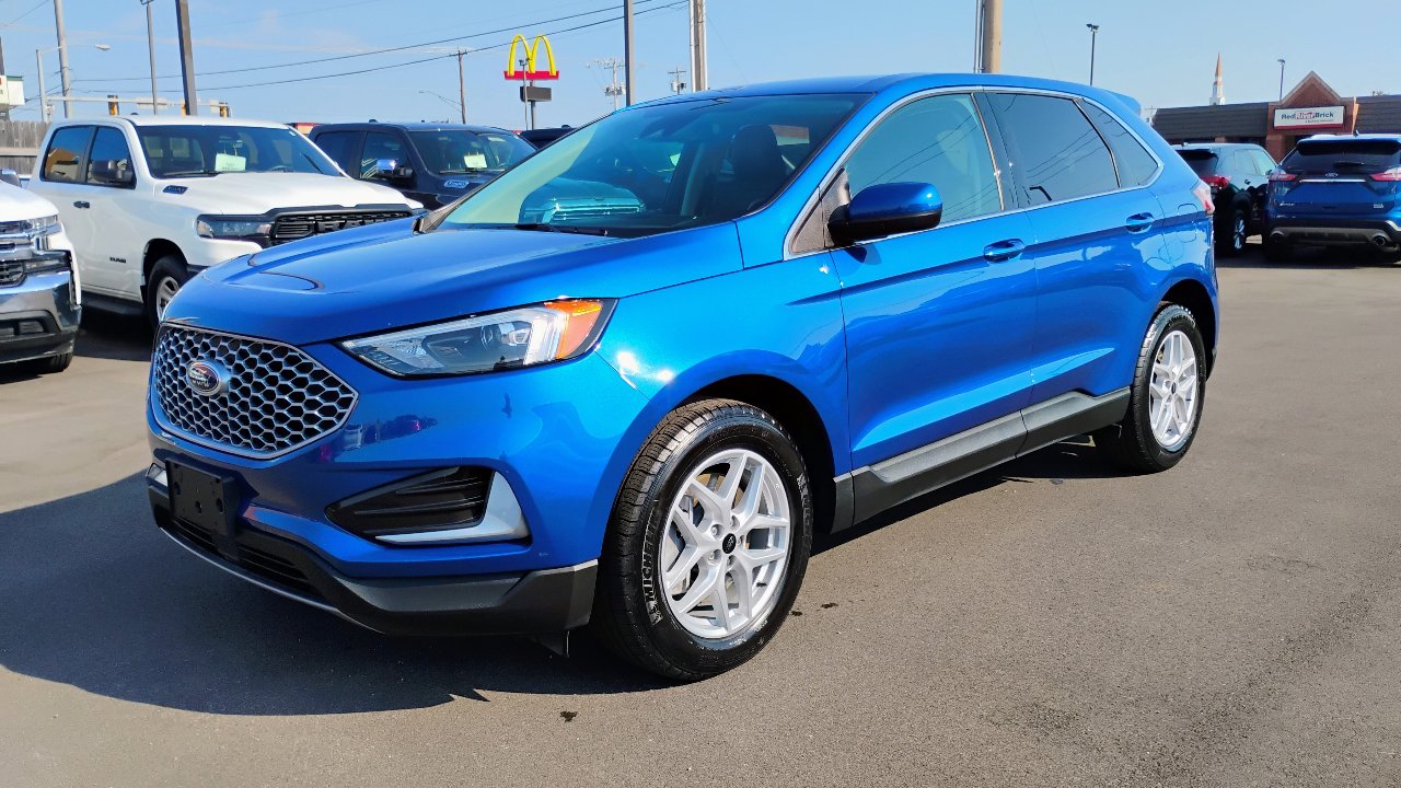 Used 2024 Ford Edge SEL image 3