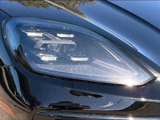 Used 2024 Porsche Cayenne Coupe AWD/4WD image 30