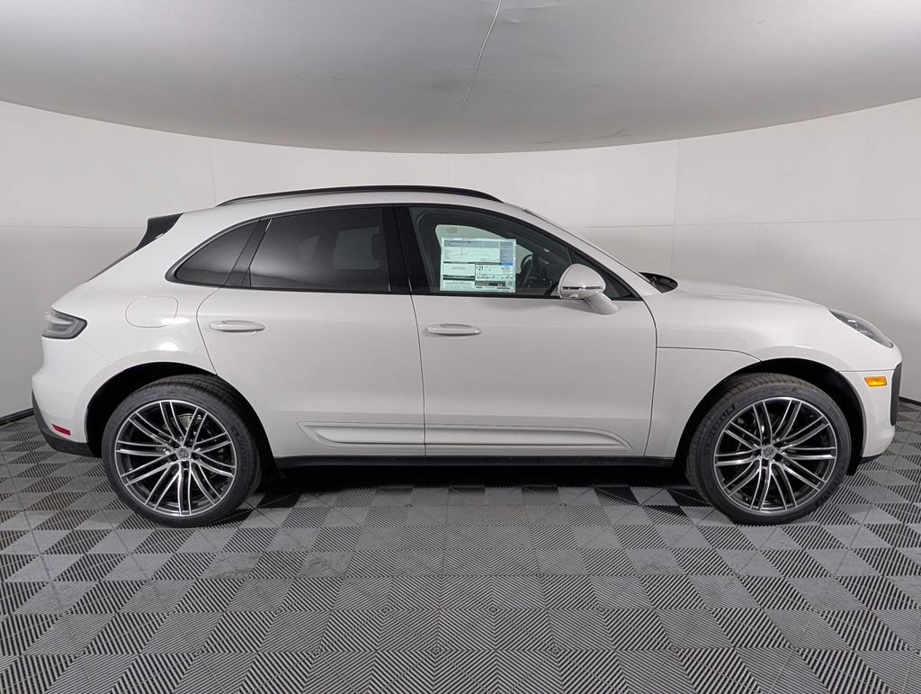 New 2026 Porsche Macan image 8
