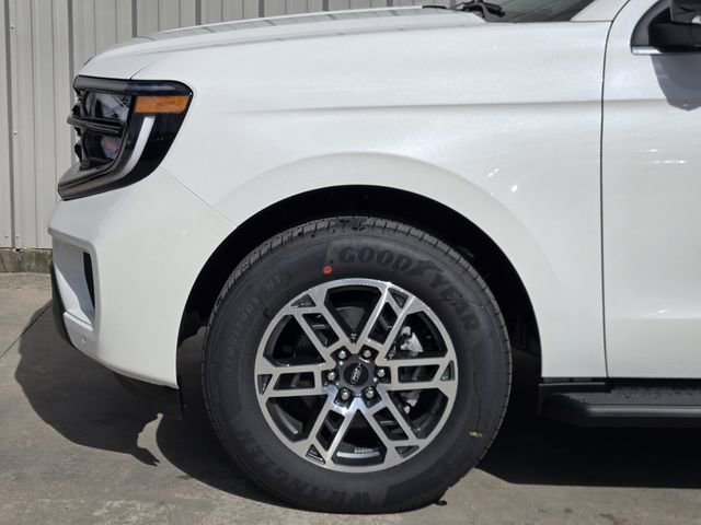 New 2025 Ford Expedition Active image 8