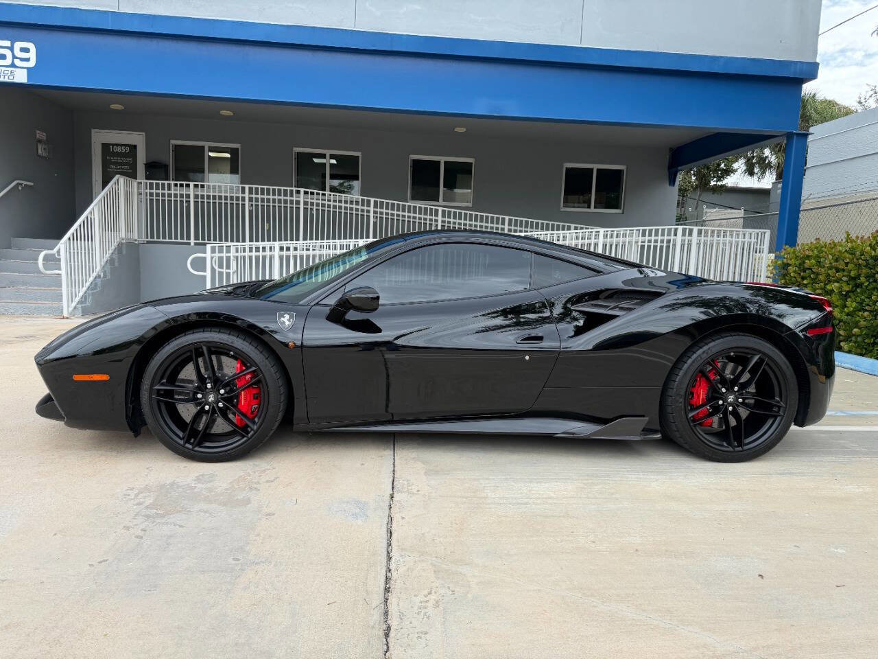 Used 2019 Ferrari 488 GTB RWD image 1