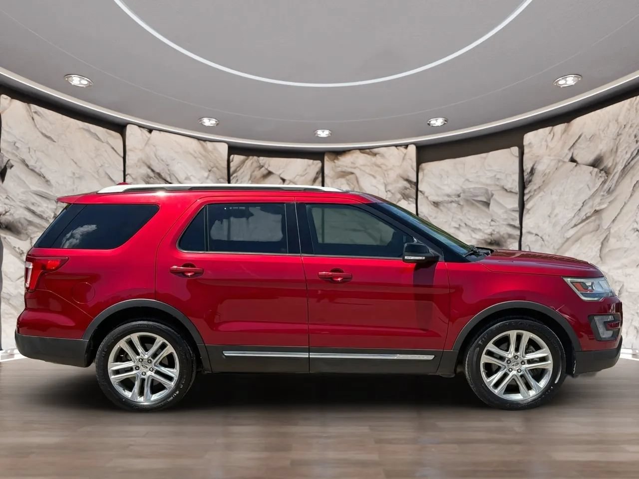 Used 2017 Ford Explorer XLT w/ Equipment Group 202A FWD image 7