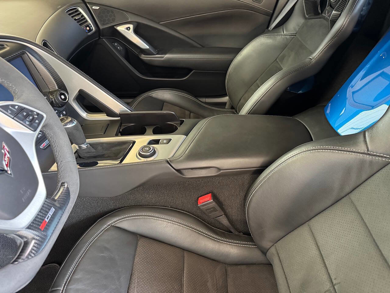 Used 2015 Chevrolet Corvette Z06 w/ 3LZ Preferred Equipment Group image 19