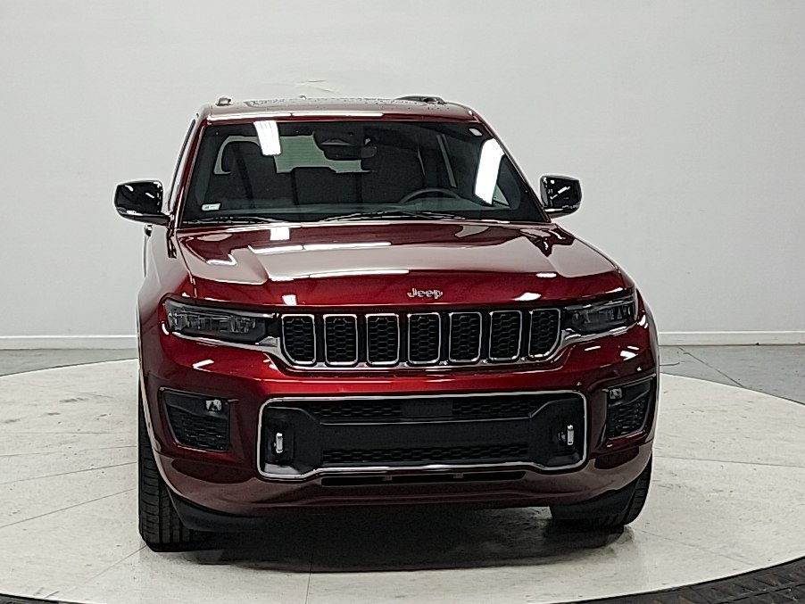 Used 2023 Jeep Grand Cherokee Overland AWD/4WD image 3