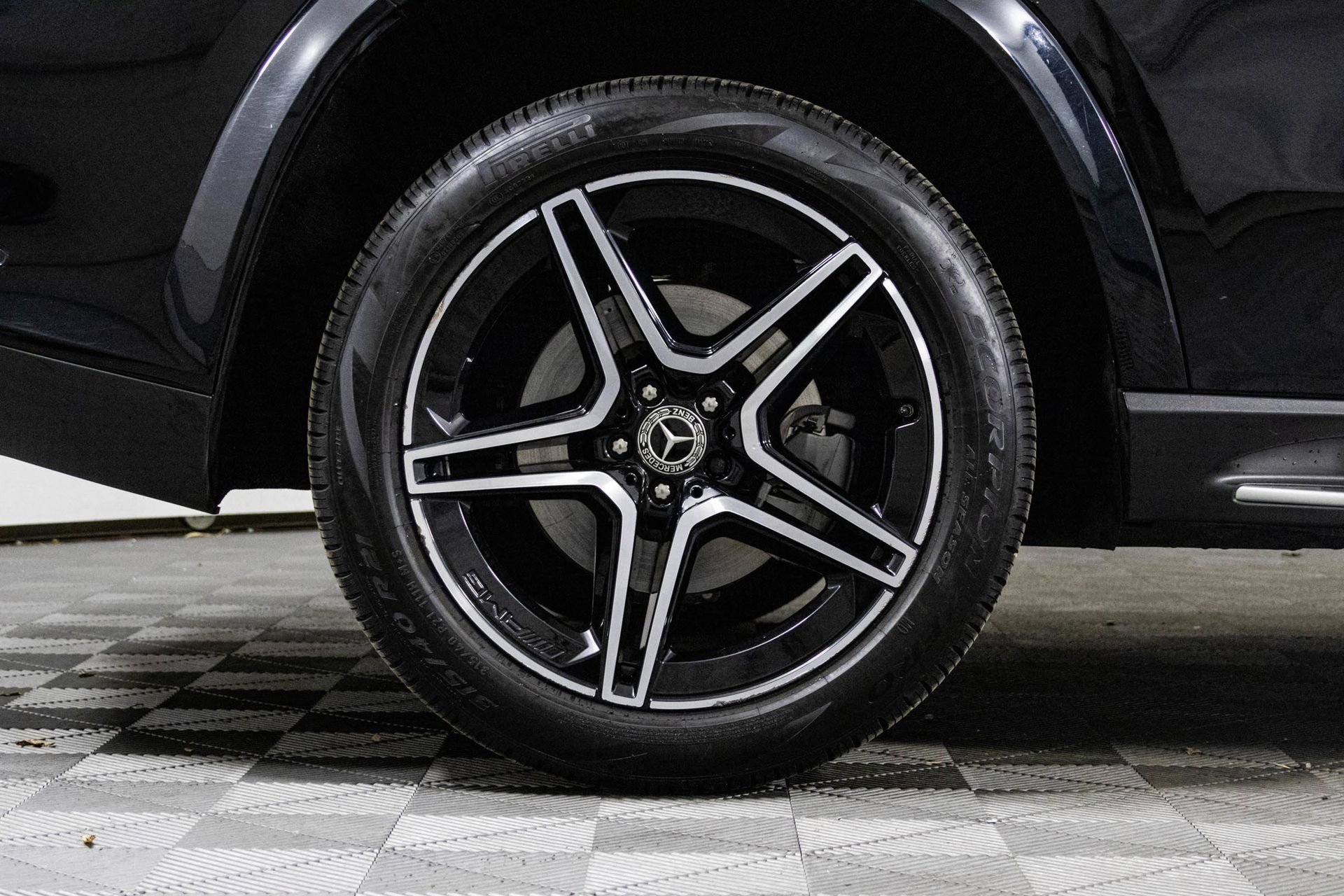 Used 2022 Mercedes-Benz GLS 450 4MATIC image 43