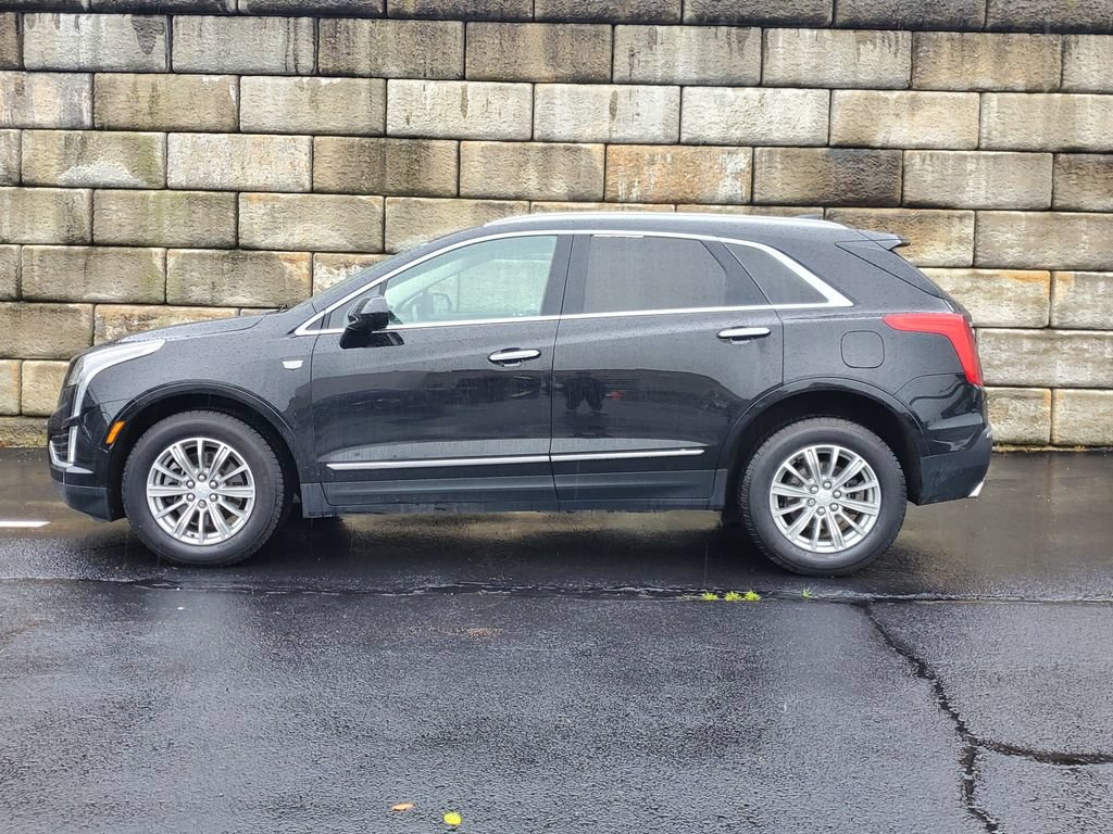 Used 2017 Cadillac XT5 Luxury w/ Driver Awareness Package AWD/4WD image 2