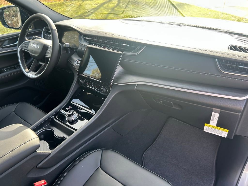 New 2025 Jeep Grand Cherokee Limited image 19