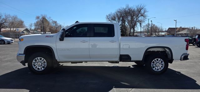 Used 2024 Chevrolet Silverado 3500 LT w/ Convenience Package image 4