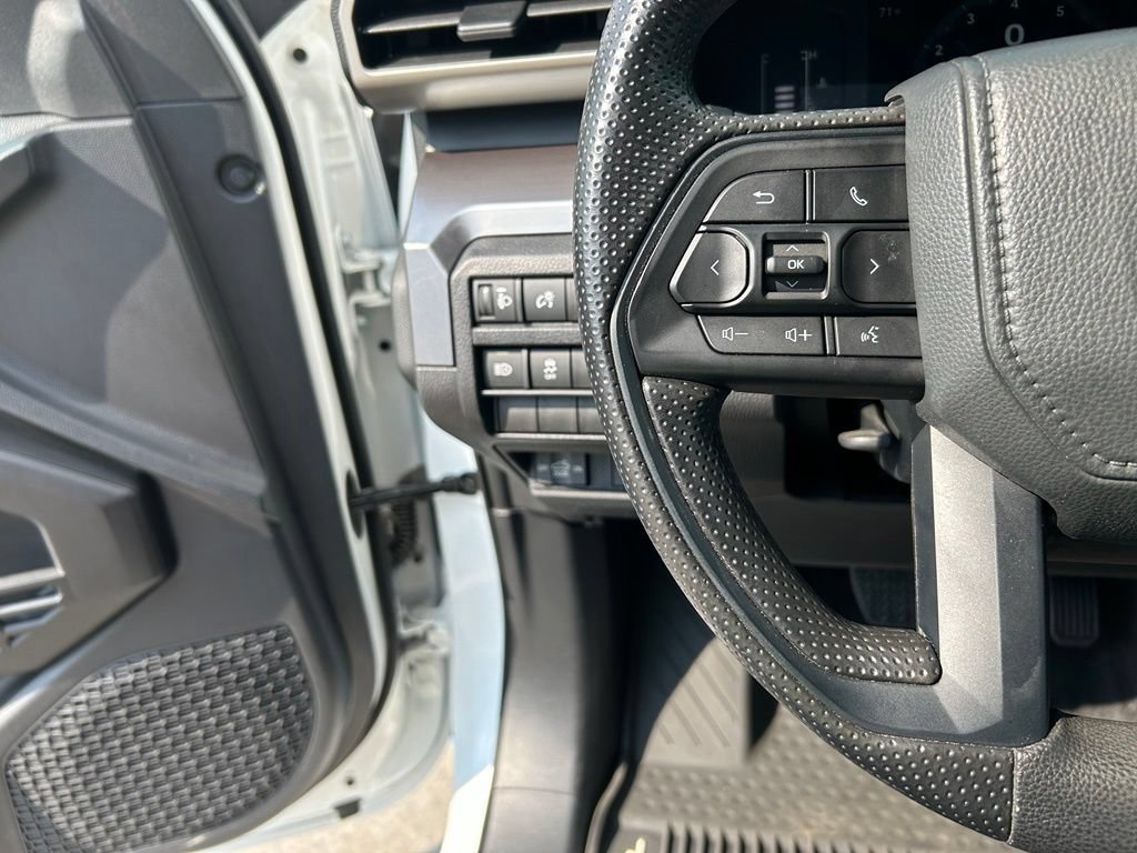 Used 2025 Toyota Tacoma SR5 AWD/4WD image 20