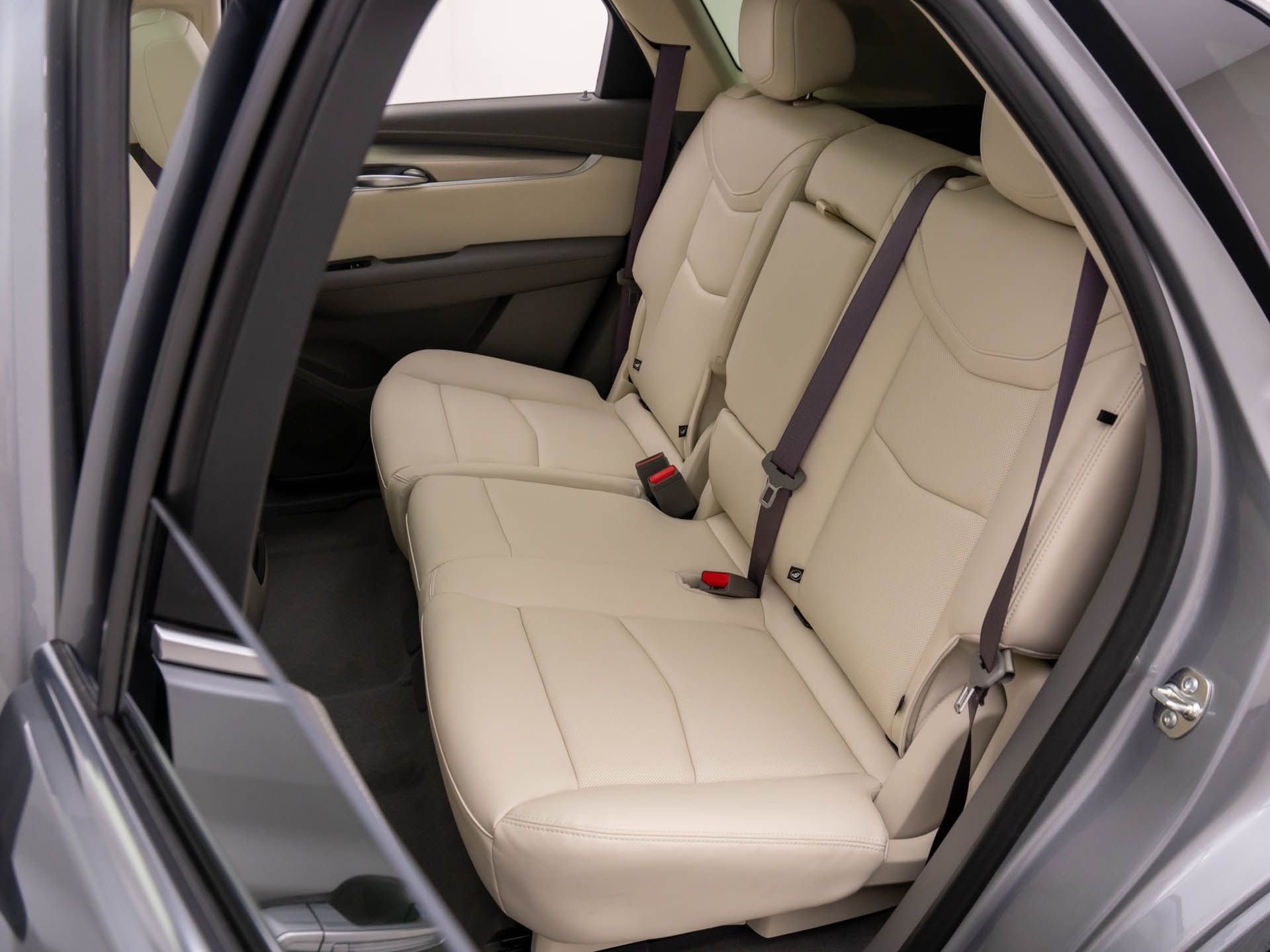 New 2026 Cadillac XT5 Premium Luxury w/ LPO, Floor Liner Package image 16