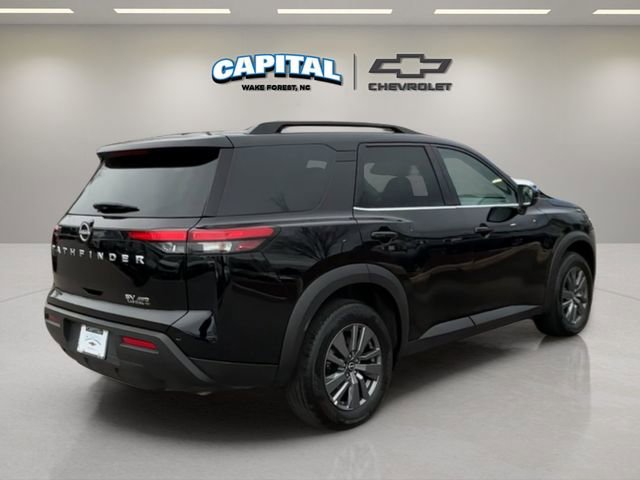 Used 2024 Nissan Pathfinder SV image 5