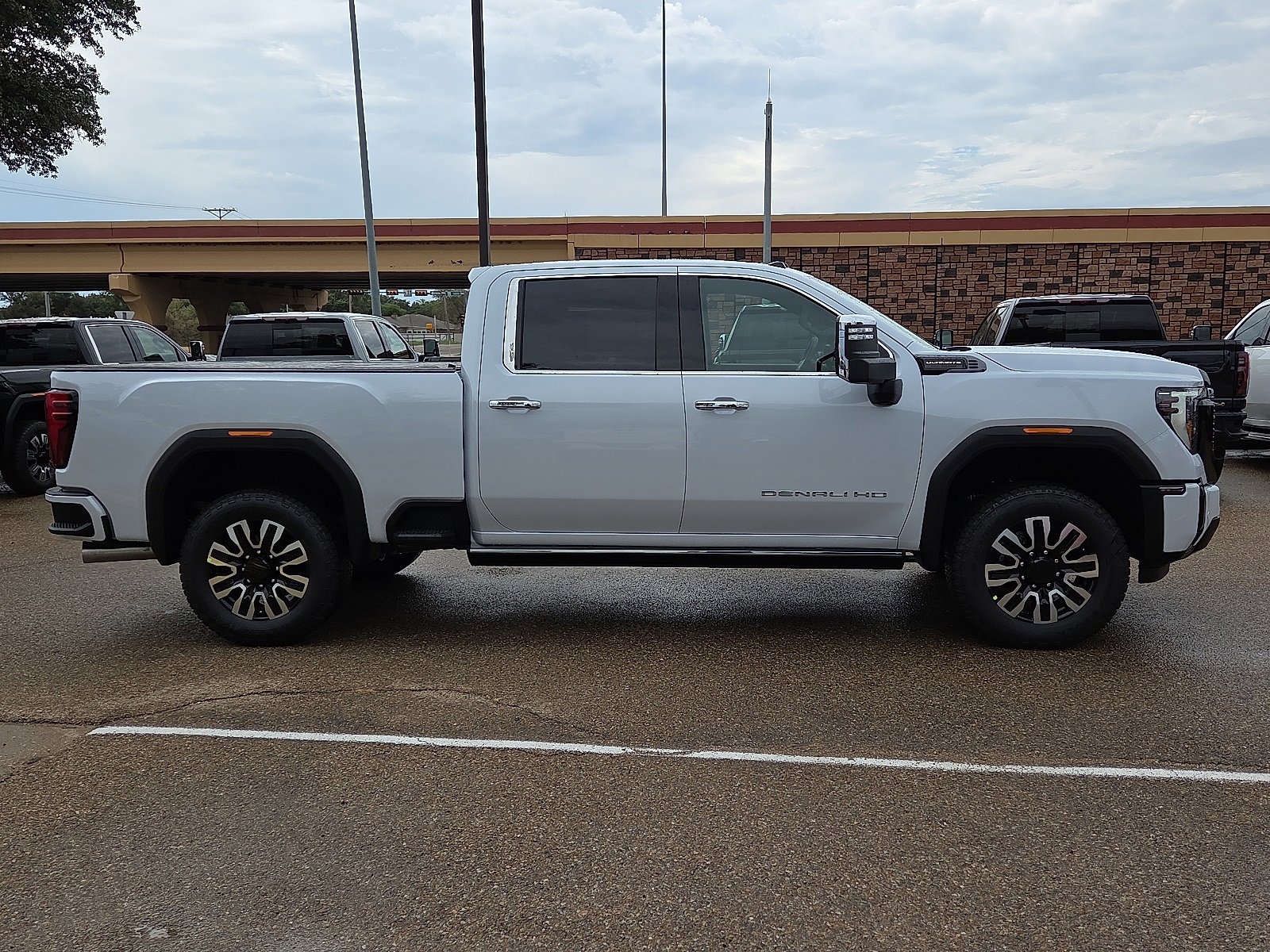 New 2026 GMC Sierra 2500 Denali Ultimate image 4