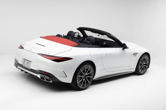 Used 2023 Mercedes-Benz SL 55 AMG 4MATIC image 3