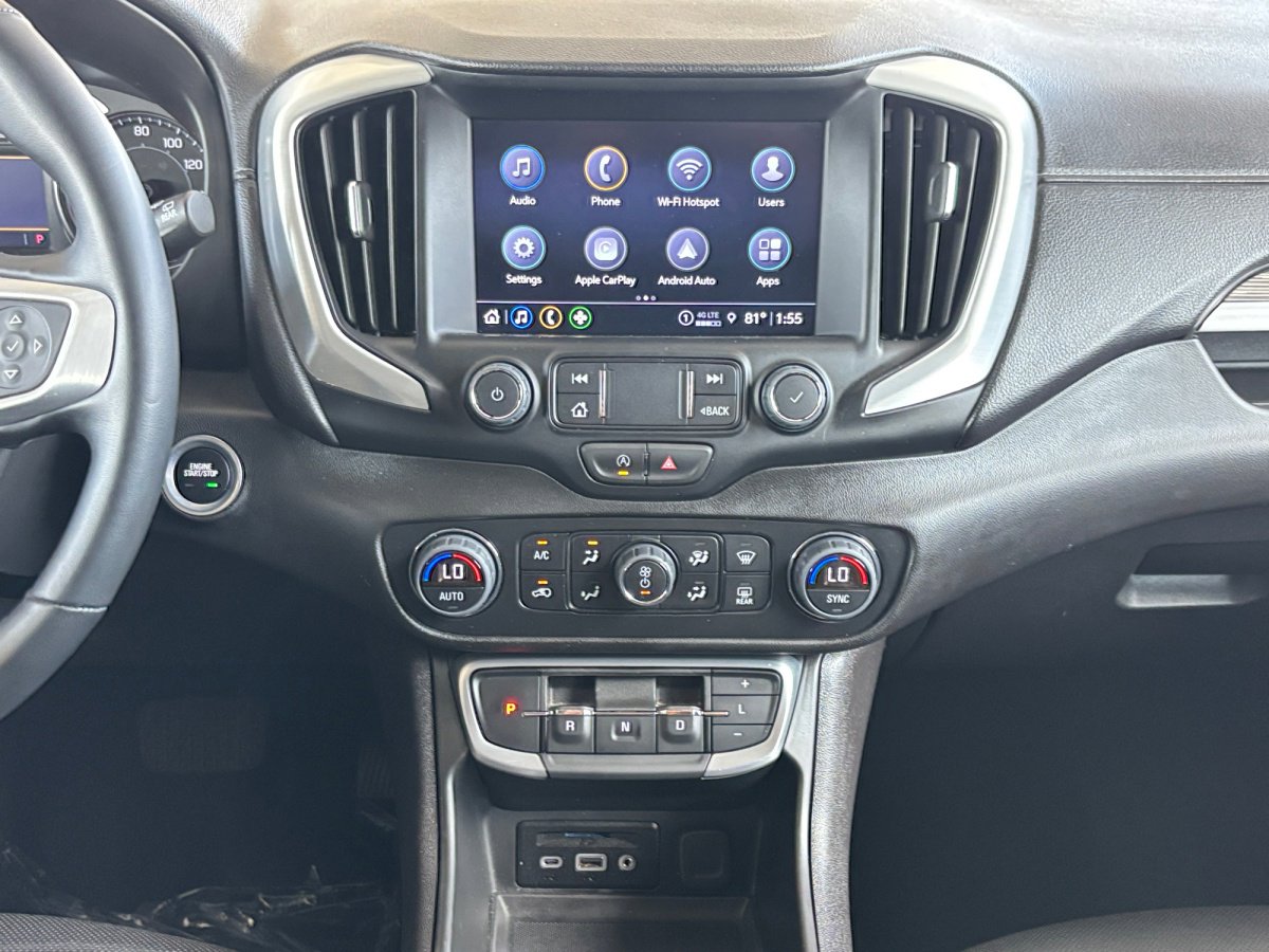 Certified 2024 GMC Terrain SLT image 3