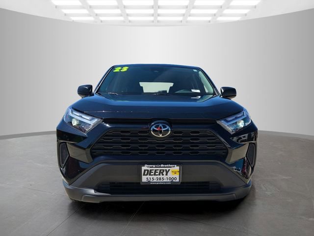 Used 2023 Toyota RAV4 LE AWD/4WD image 4