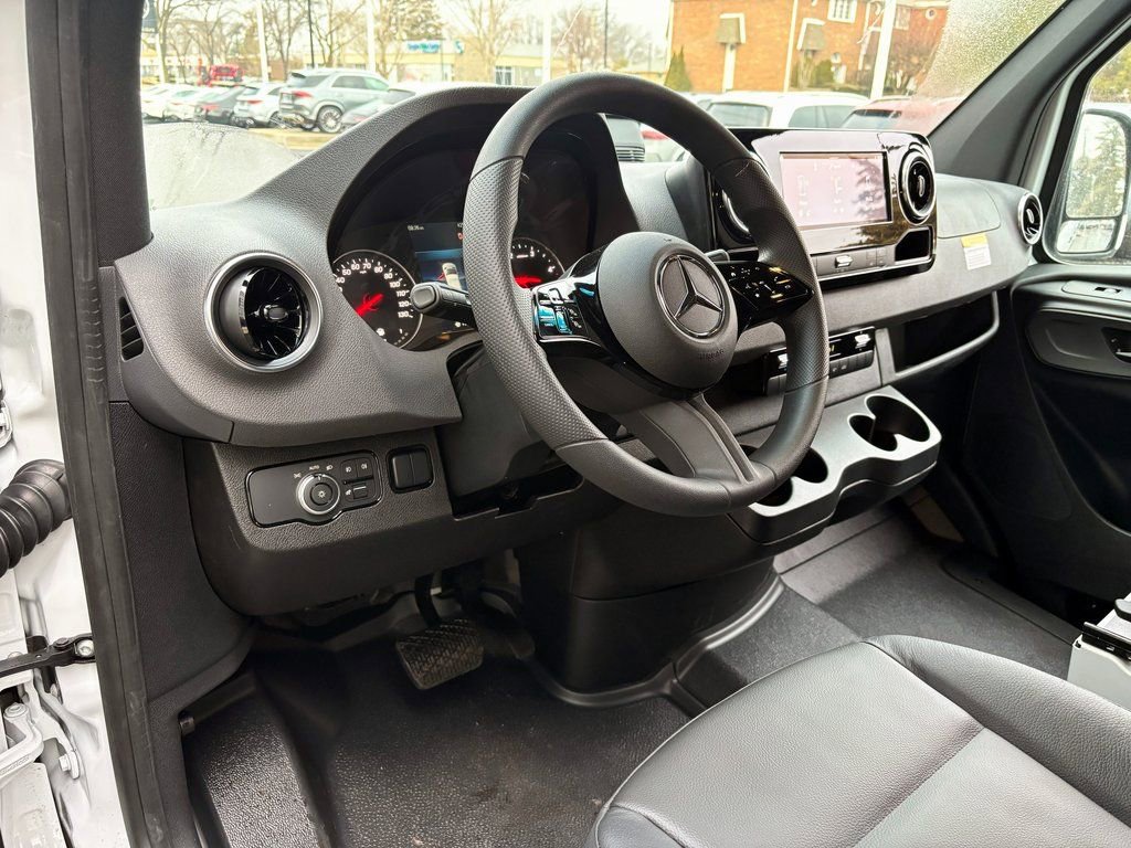 Used 2026 Mercedes-Benz Sprinter 2500 image 12