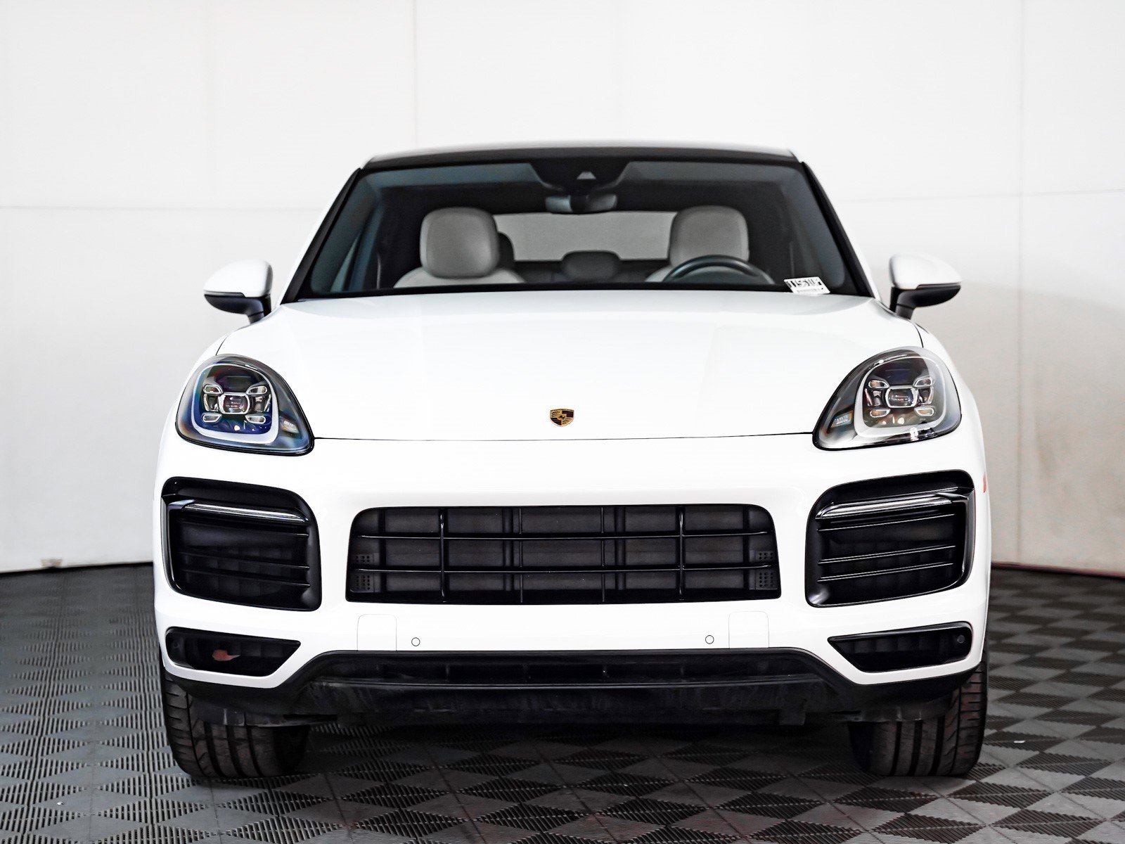 Used 2023 Porsche Cayenne Platinum Edition image 7
