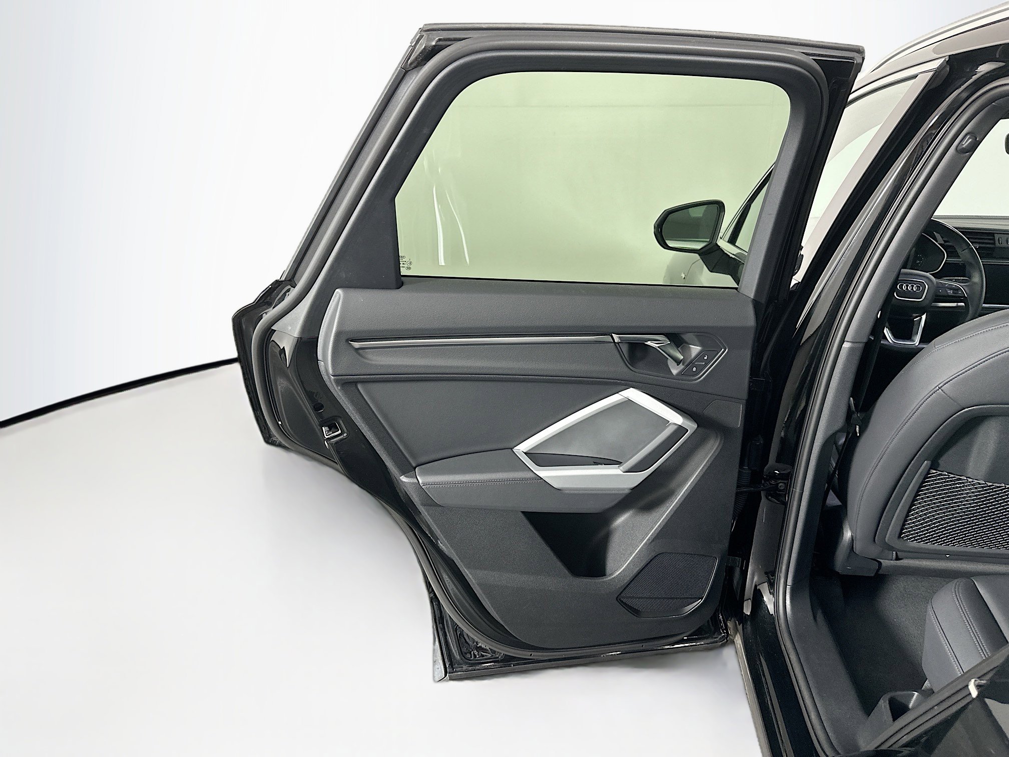 Used 2024 Audi Q3 2.0T Premium image 25