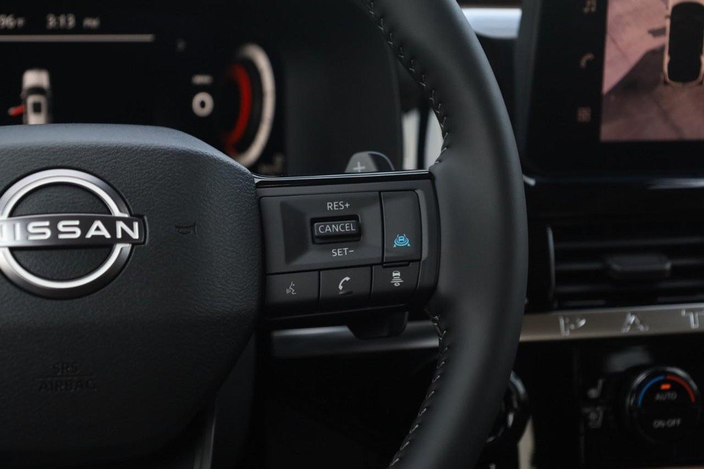 New 2026 Nissan Pathfinder Platinum AWD/4WD image 9