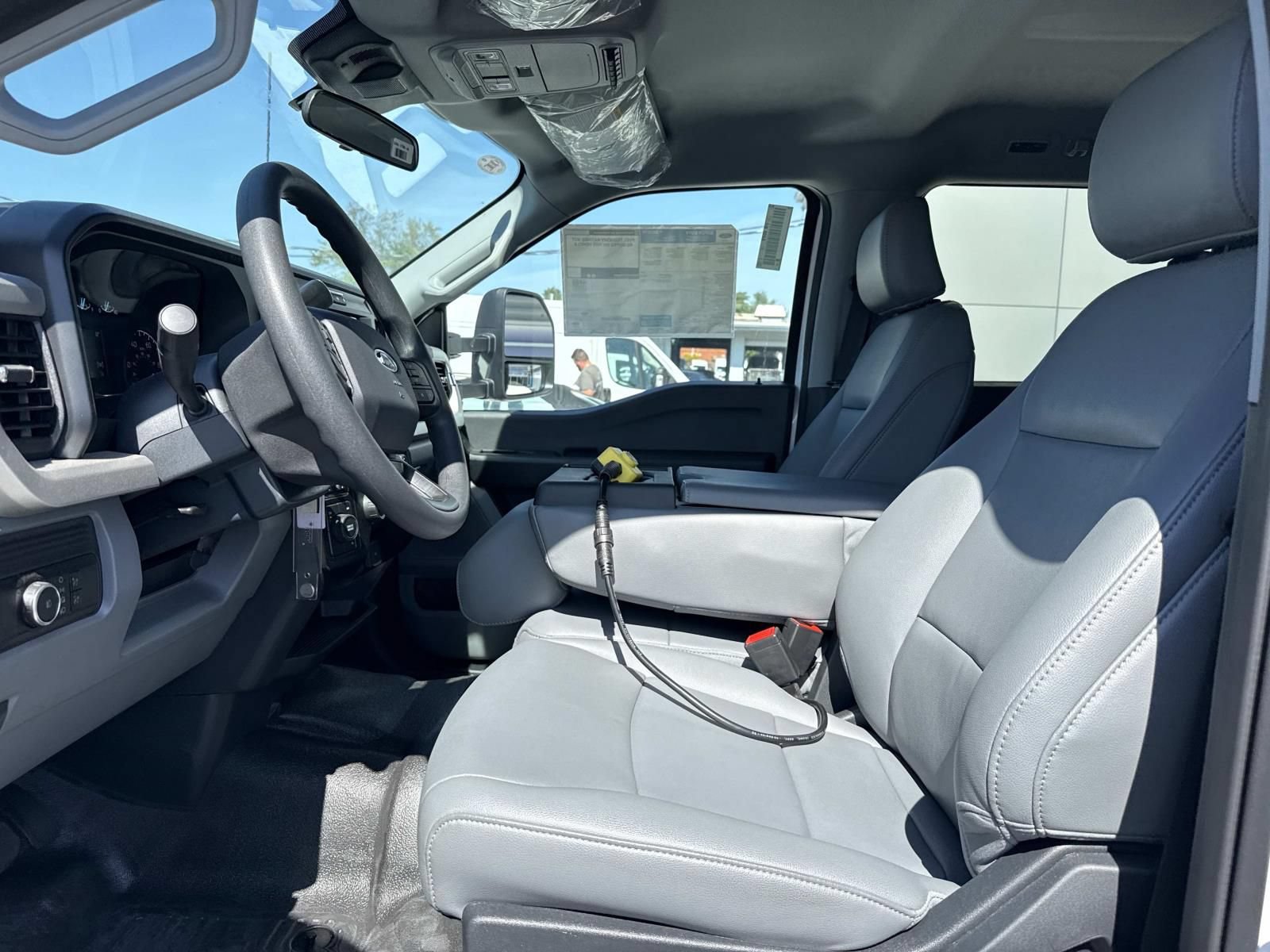 New 2025 Ford F550 4x4 Crew Cab image 10