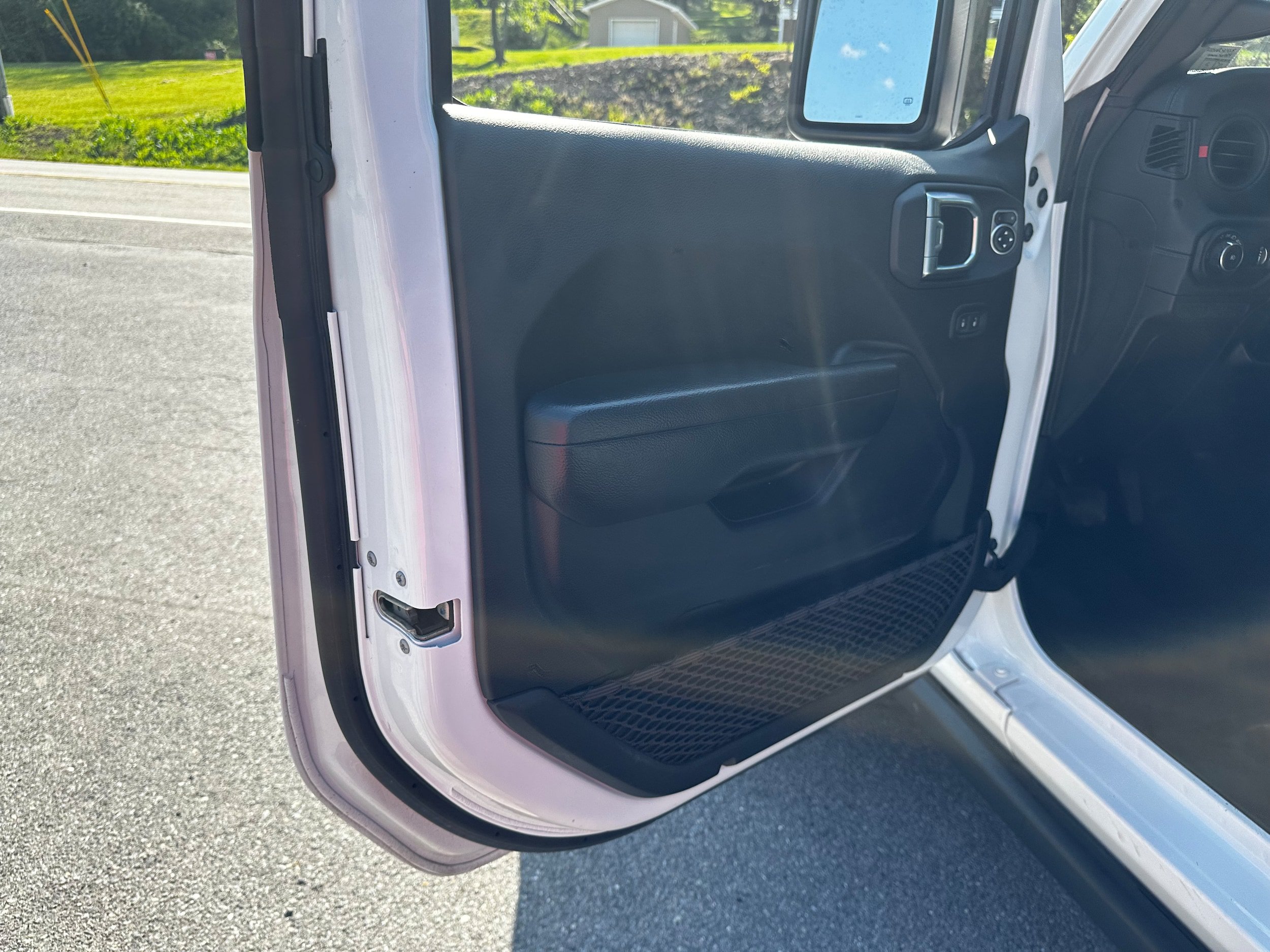 Used 2024 Jeep Wrangler Unlimited Rubicon AWD/4WD image 30