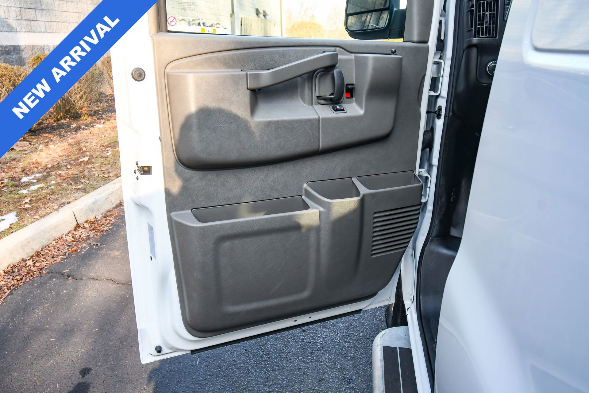 Used 2024 Chevrolet Express 2500 w/ Driver Convenience Package image 37