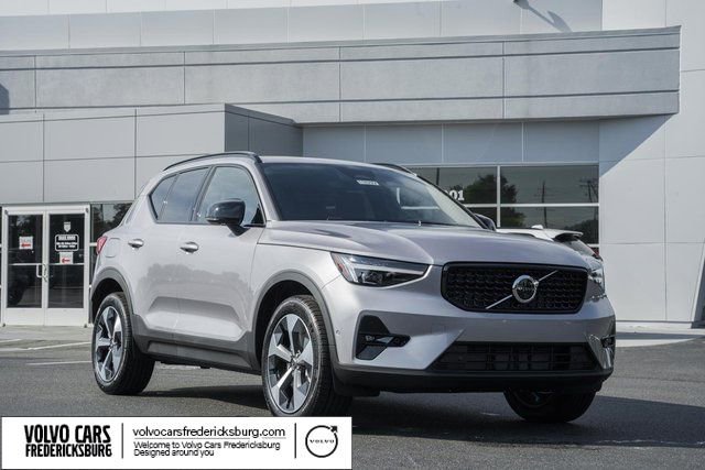 Used 2026 Volvo XC40 B5 Plus w/ Protection Package Premier