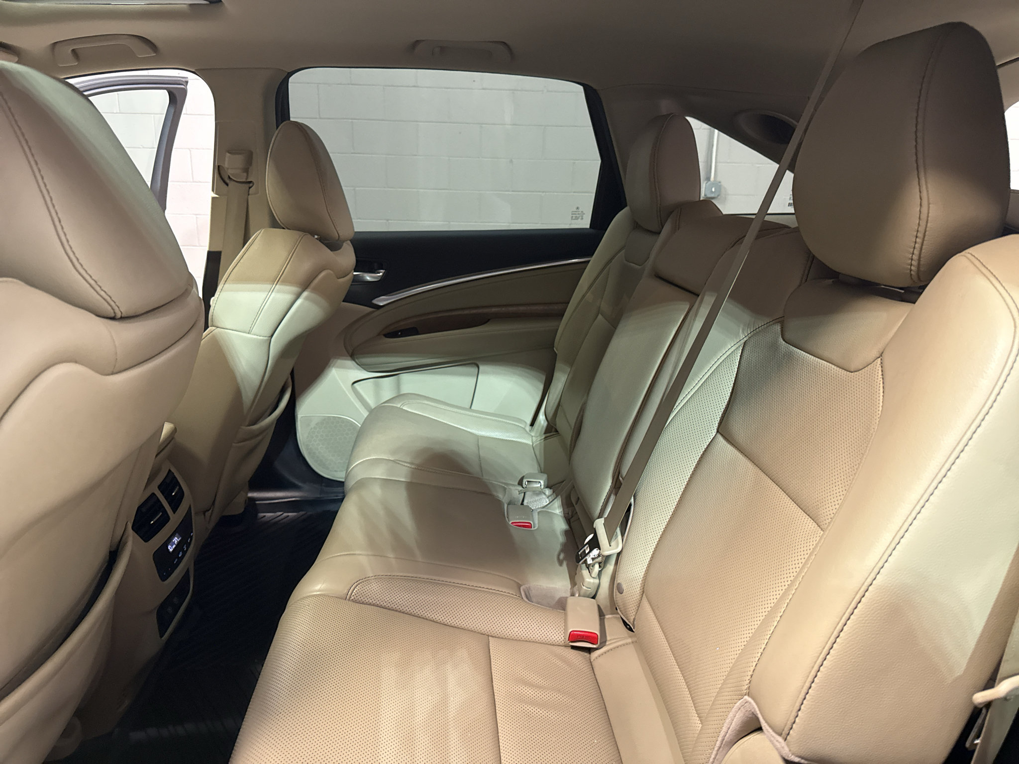 Used 2019 Acura MDX w/ Technology Package AWD/4WD image 33