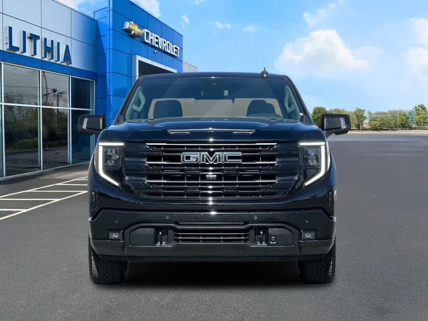 Used 2024 GMC Sierra 1500 Elevation w/ Elevation Premium Package AWD/4WD image 10