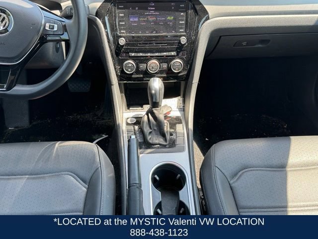 Certified 2022 Volkswagen Passat 2.0T SE FWD image 16