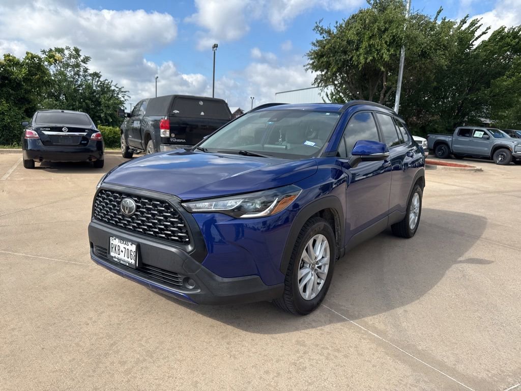 Used 2022 Toyota Corolla Cross LE FWD image 1