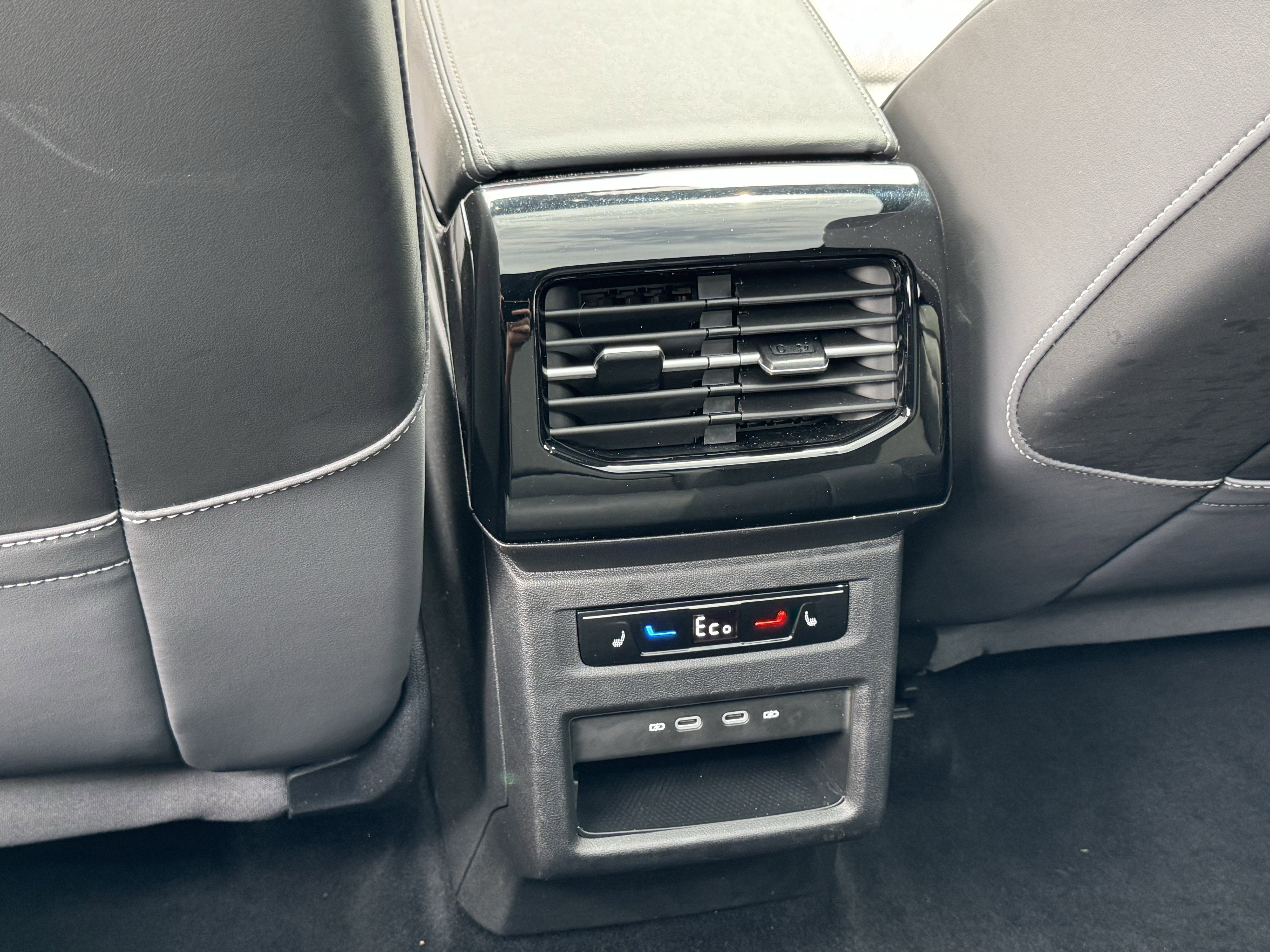 Certified 2023 Volkswagen ID.4 Pro S Plus AWD/4WD image 32