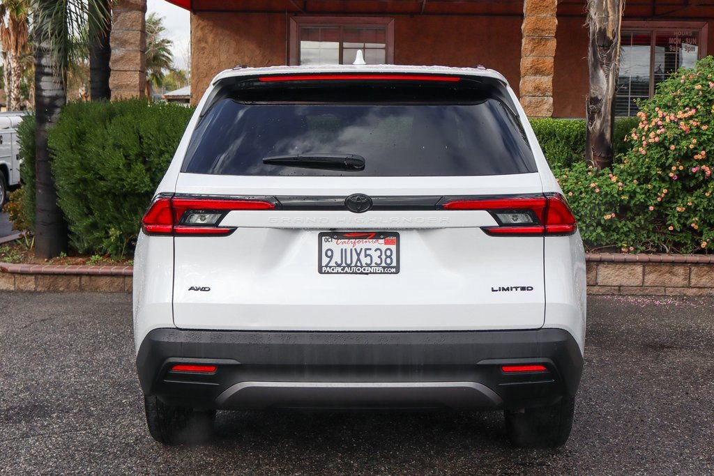 Used 2024 Toyota Grand Highlander Limited image 7