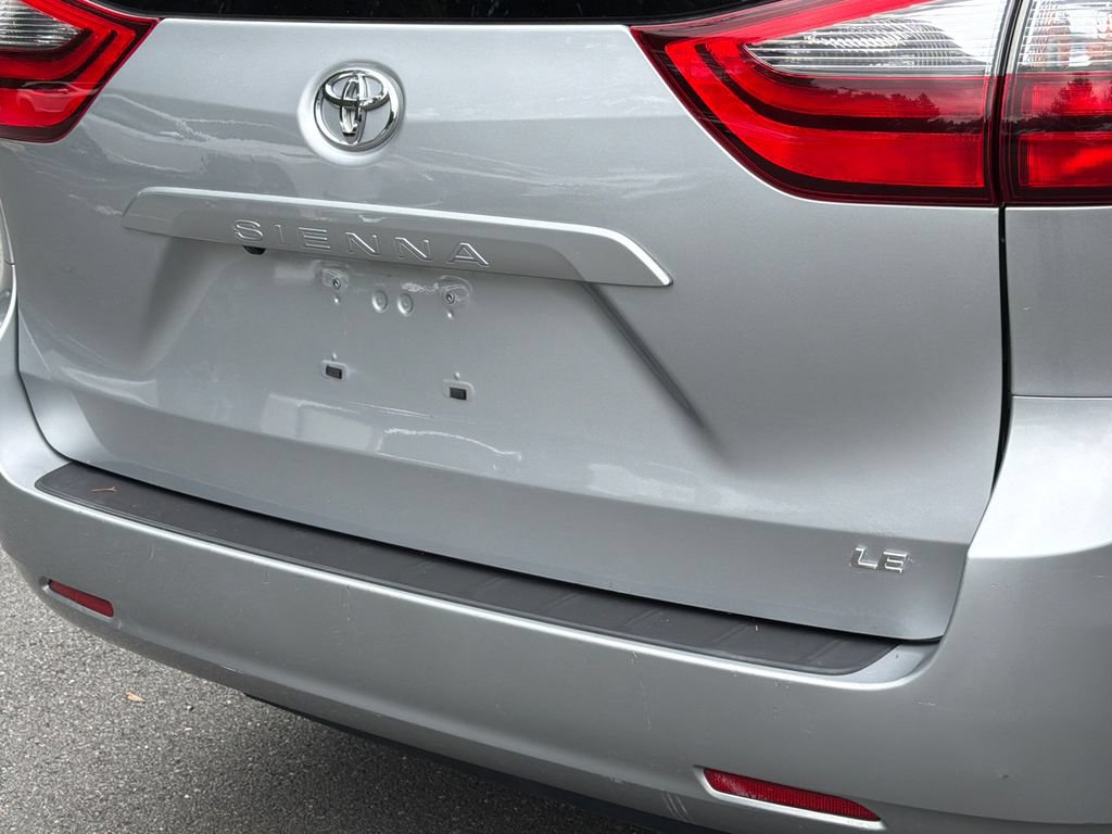 Used 2020 Toyota Sienna LE FWD image 5
