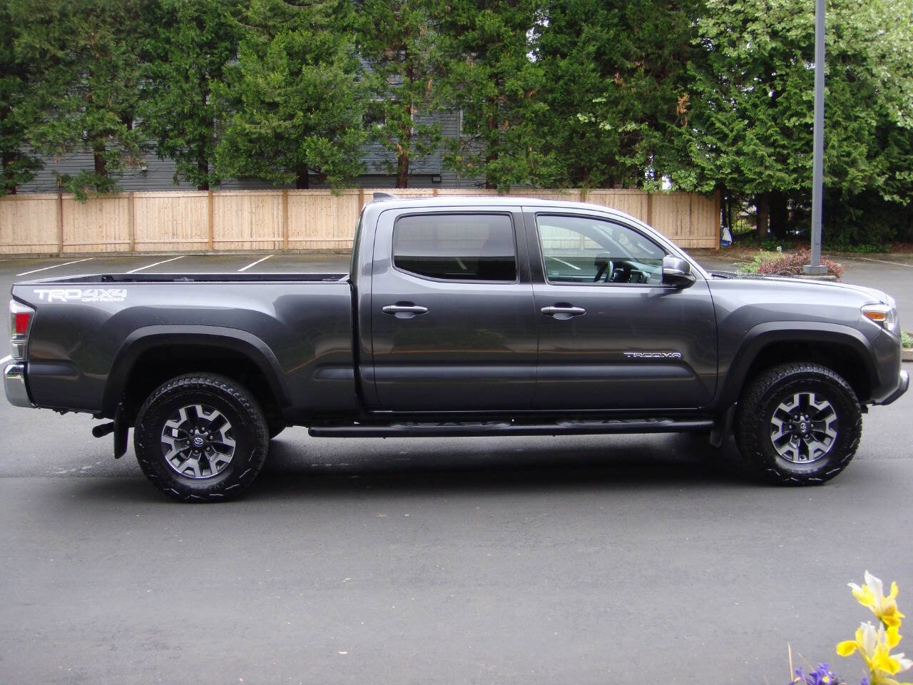 Used 2022 Toyota Tacoma TRD Off-Road AWD/4WD image 5
